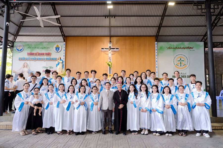 Ca đoàn Mẹ về trời