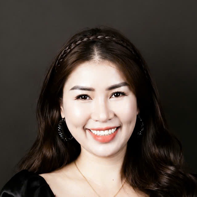 Ca sĩ Huấn Lê